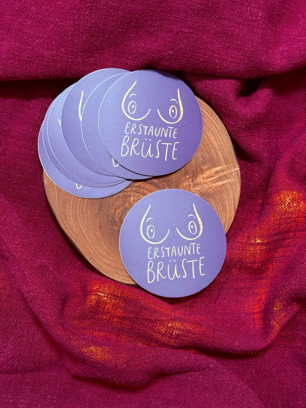 Sticker „erstaunte Brüste“ | ein Sticker für höflichstes „sag mal, gehts noch oder was?“ und für das Leben