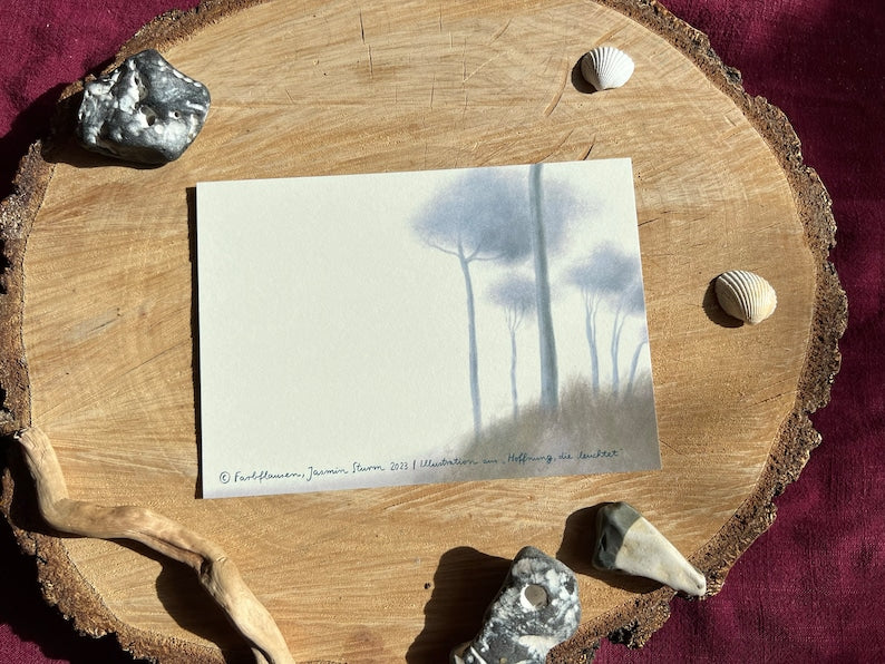 Postkarte "LEBEN NEBEL" | Eine Illustration vom nebligen Ostseestrand und dem Leben.