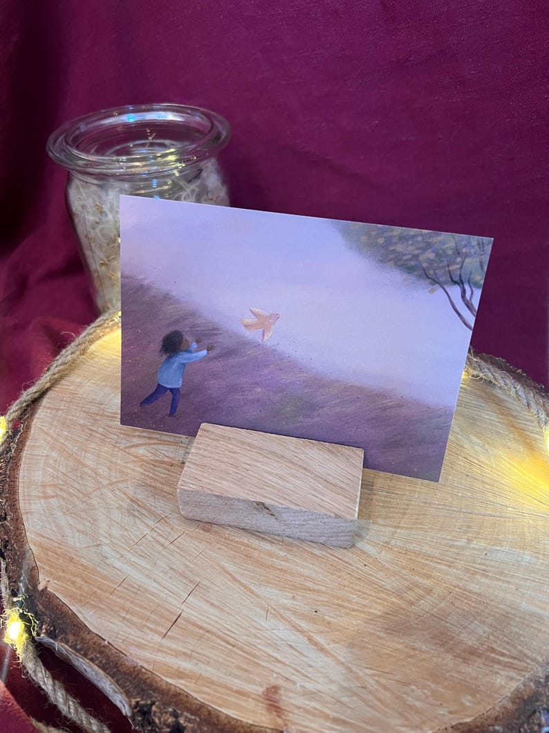 Postkarte „fliegen lassen“ | Eine Illustration vom Fliegenlassen, Loslassen, Liebe und Weite.