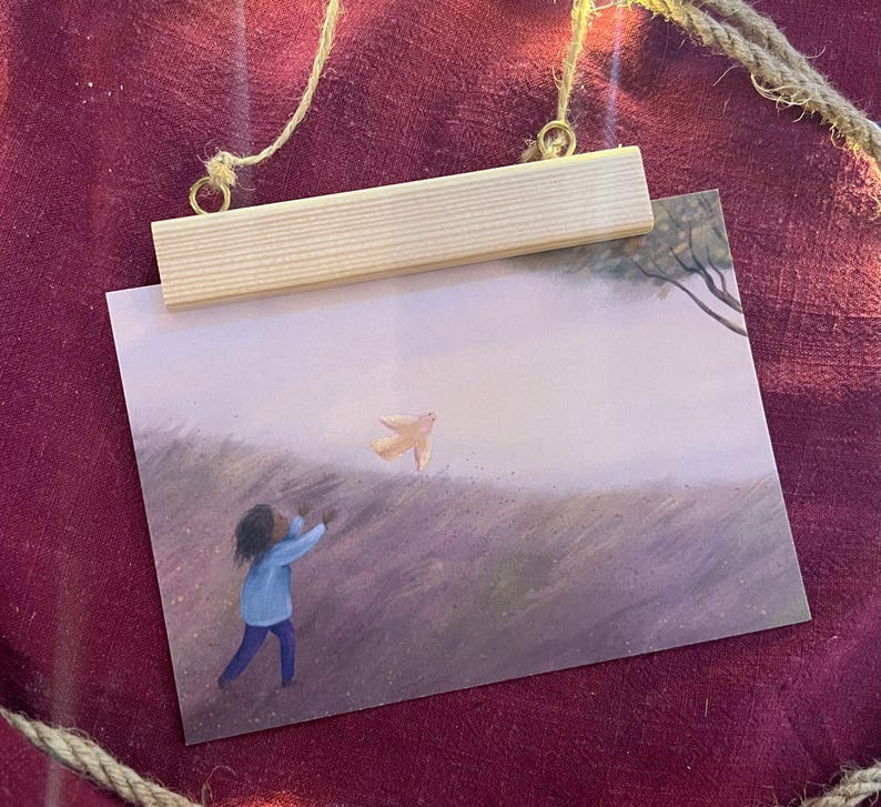 Postkarte „fliegen lassen“ | Eine Illustration vom Fliegenlassen, Loslassen, Liebe und Weite.