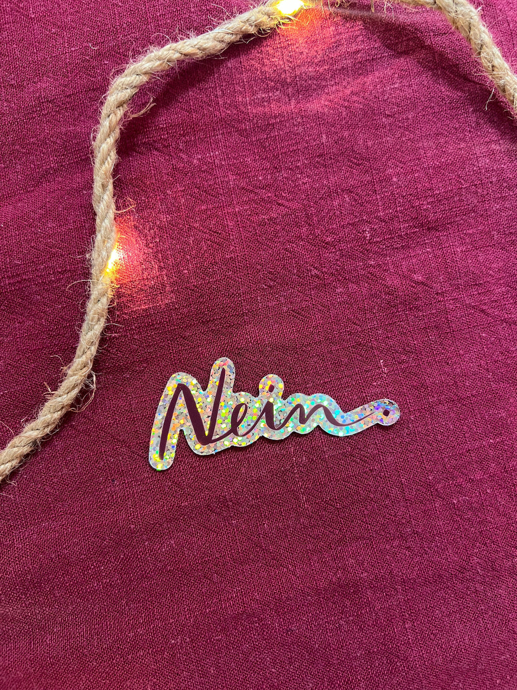 Sticker „Nein.“ | Ein hochwertiger Sticker mit Glitzereffekt über ein kleines Wort mit großer Wirkung - zur Personalisierung von Handy usw