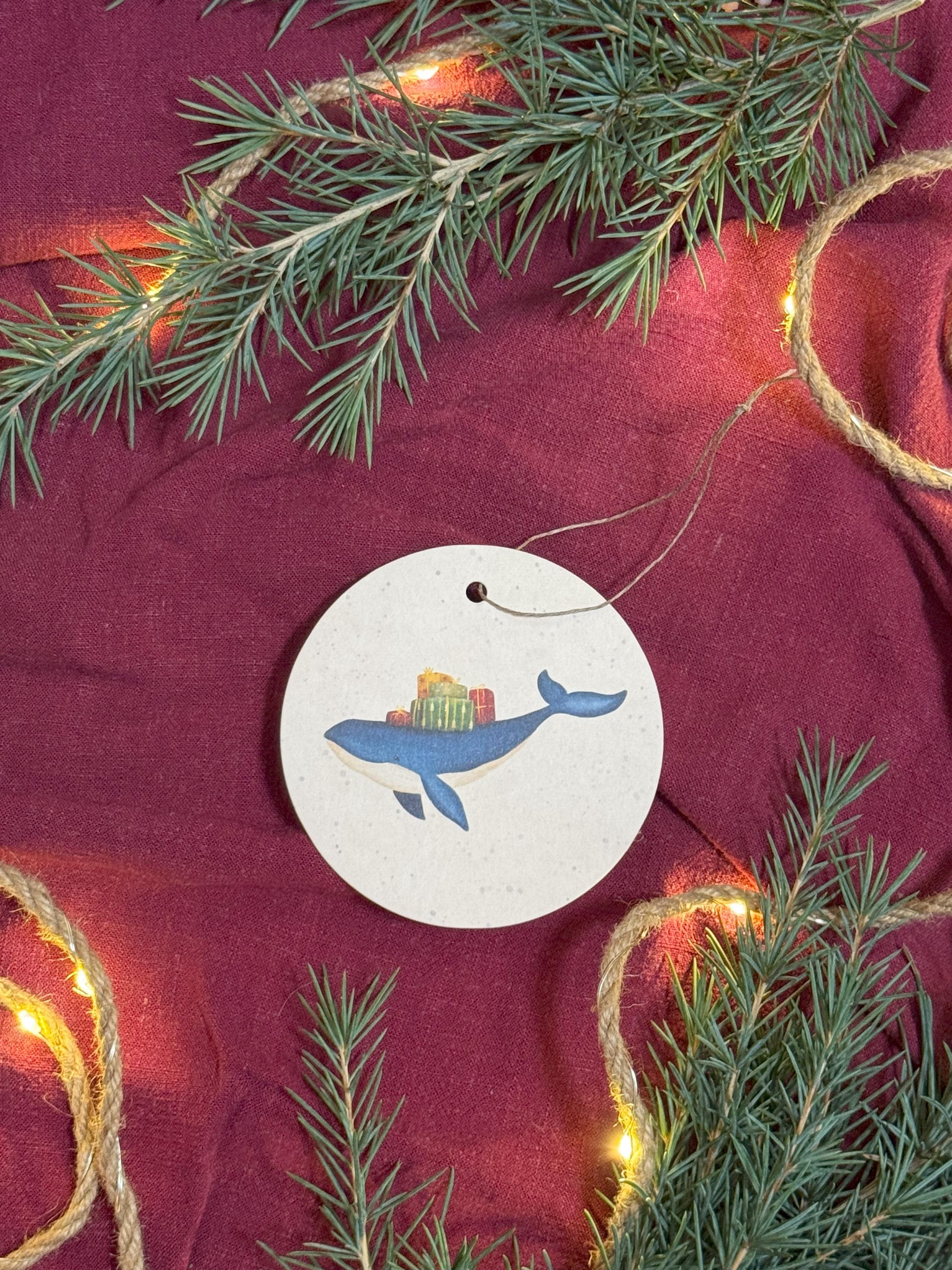 Baumanhänger „Weihnachtswal“ | Für Weihnachtsbäume, Geschenke und alle anderen Orte, an denen du MEERy Christmas sagen möchtest.